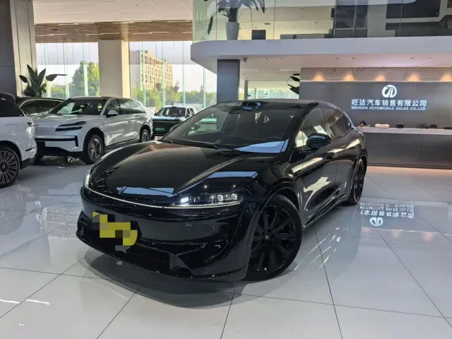 Фотография автомобиля — Luxeed R7