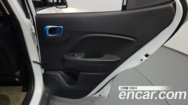 Hyundai Venue — Фото автомобиля 25