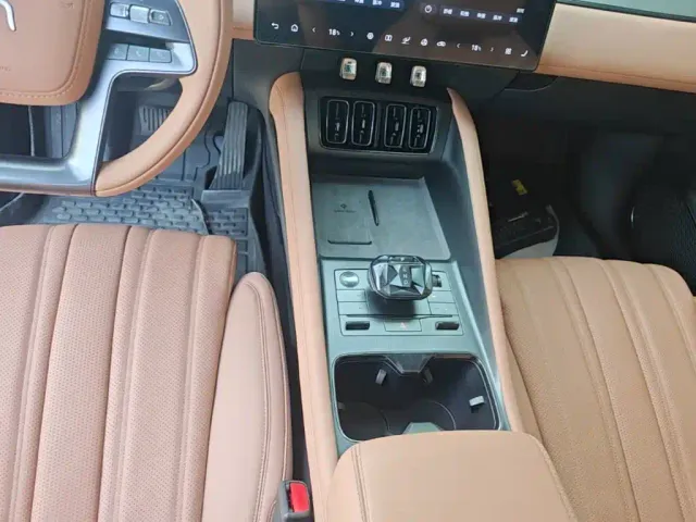 BYD Song L EV — Фото автомобиля 13
