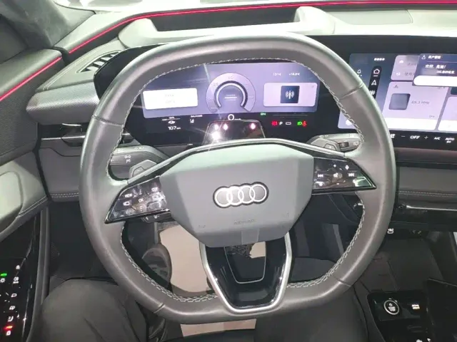Audi Q6L e-tron — Фото автомобиля 10