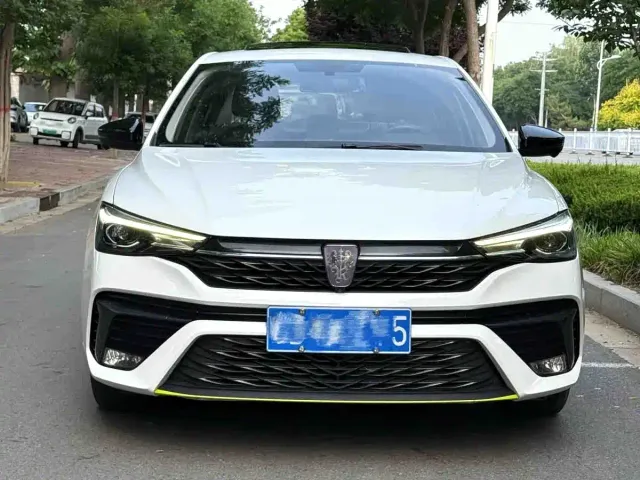 Roewe i5 — Фото автомобиля 3