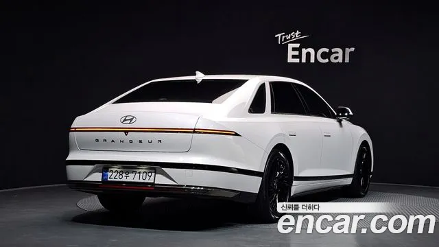 Hyundai Grandeur GN7 — Фото автомобиля 2