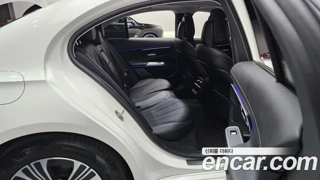 Mercedes-Benz E-Class W214 — Фото автомобиля 11