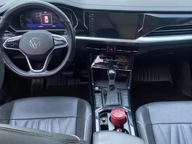 Volkswagen Passat — Фото автомобиля 8