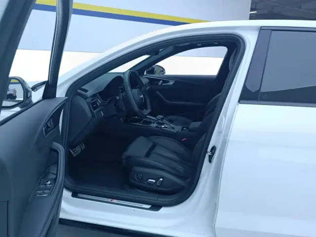 Audi A4L — Фото автомобиля 9