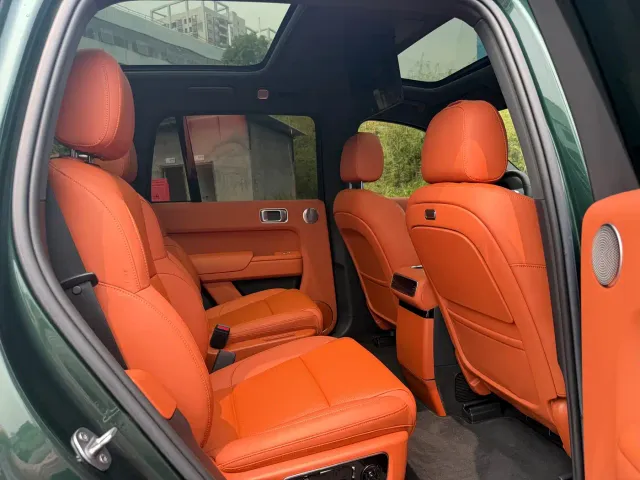 Li Auto L8 — Фото автомобиля 9