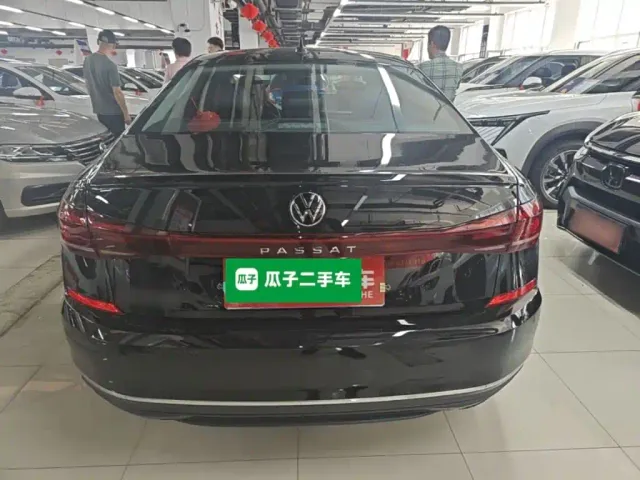 Volkswagen Passat — Фото автомобиля 5