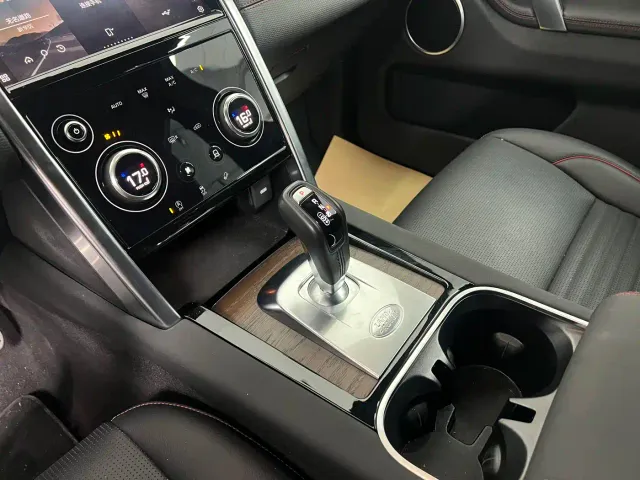 Land Rover Discovery Sport — Фото автомобиля 12