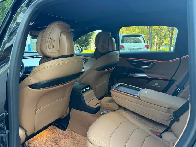 Mercedes-Benz E-Class — Фото автомобиля 6