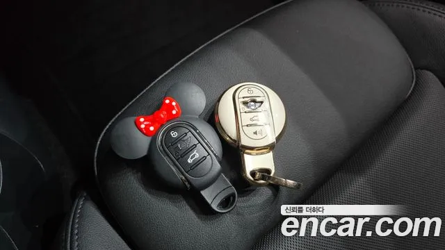 Mini Cooper Cooper 5 дверей Classic — Фото автомобиля 16