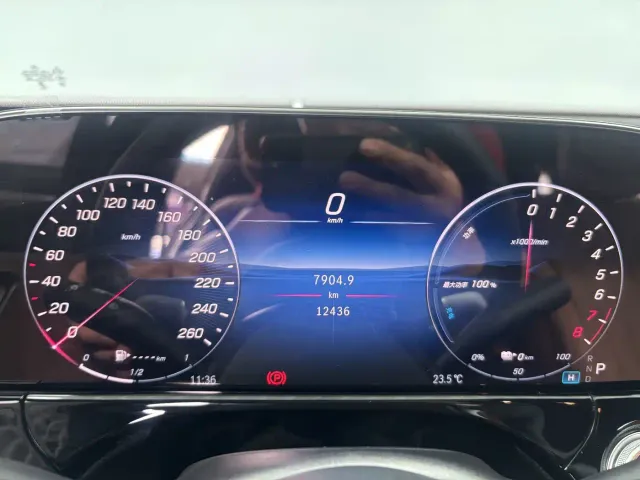 Mercedes-Benz E-Class — Фото автомобиля 15