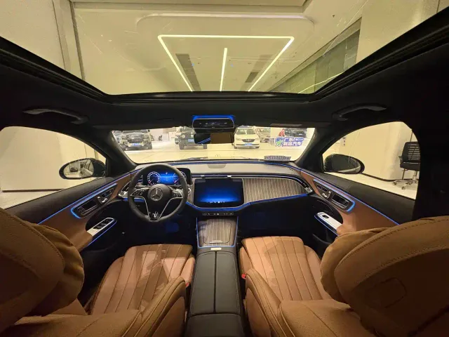 Mercedes-Benz E-Class — Фото автомобиля 12