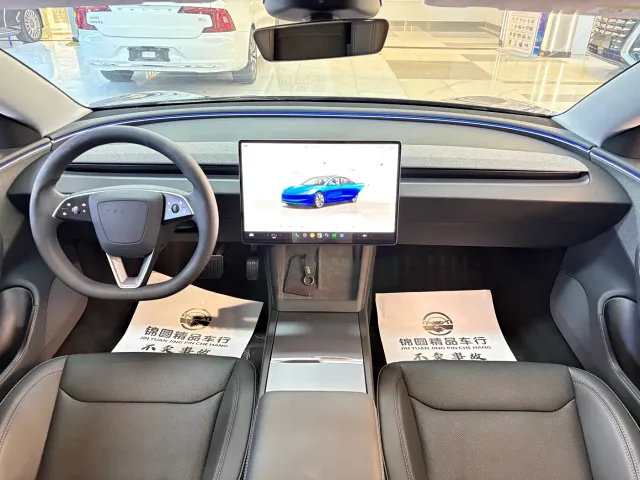 Tesla Model 3 — Фото автомобиля 13