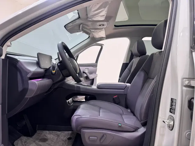 Leapmotor C10 — Фото автомобиля 7