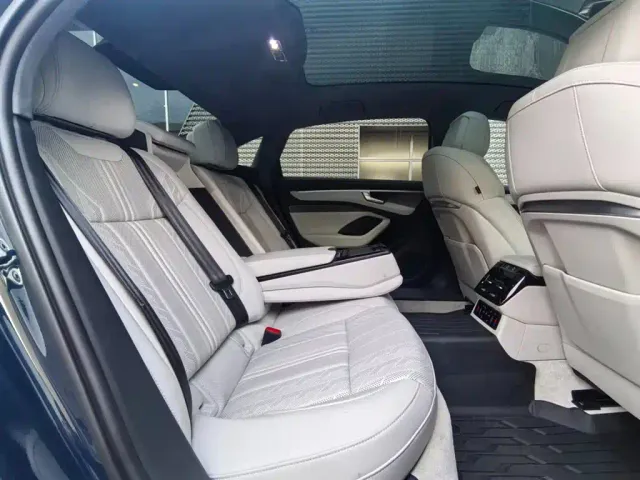 Audi A6L — Фото автомобиля 6