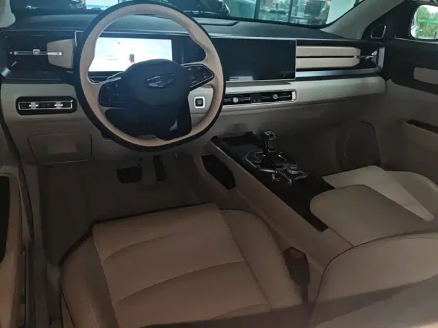 Geely ICON — Фото автомобиля 12