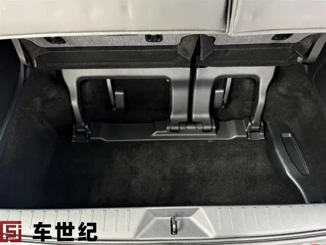 Toyota Granvia — Фото автомобиля 11