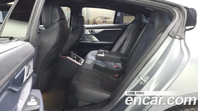 BMW 8 Series G15 — Фото автомобиля 17