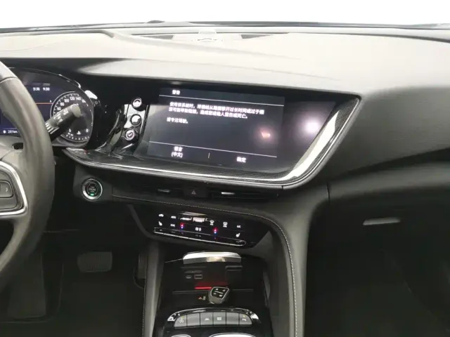 Buick Envision Plus — Фото автомобиля 13