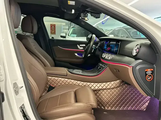 Mercedes-Benz E-Class — Фото автомобиля 18
