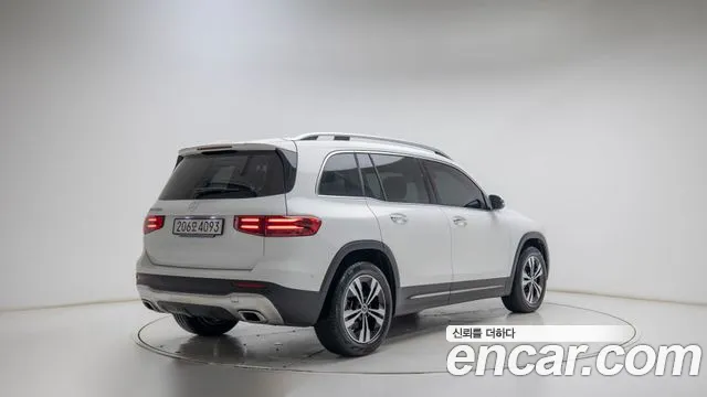 Mercedes-Benz GLB-Class — Фото автомобиля 2