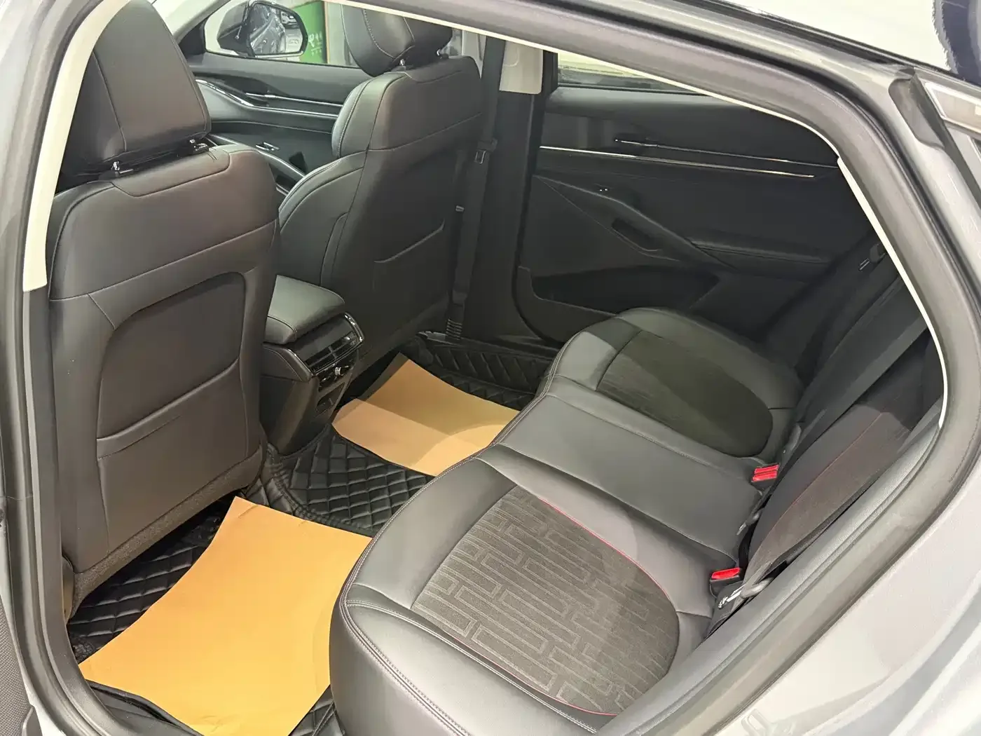 Ford Mondeo 2023 EcoBoost 245 Luxury — Фото автомобиля 15