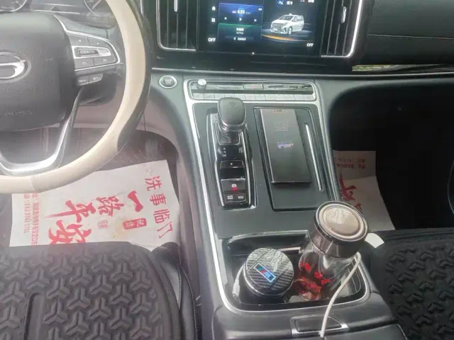 GAC Trumpchi M8 — Фото автомобиля 16