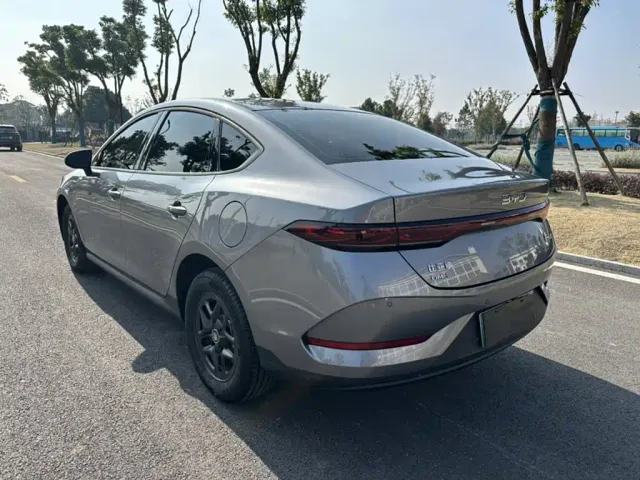 BYD Qin PLUS — Фото автомобиля 11