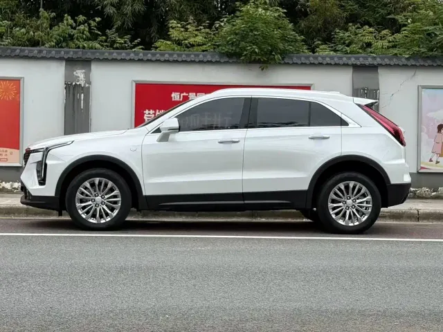 Cadillac XT4 — Фото автомобиля 3