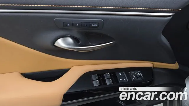 Lexus ES 7th Gen — Фото автомобиля 24