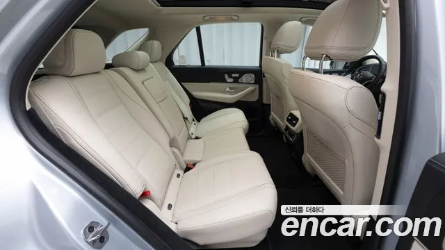 Mercedes-Benz GLE-Class — Фото автомобиля 10
