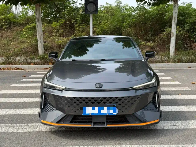 Changan UNI-V — Фото автомобиля 2