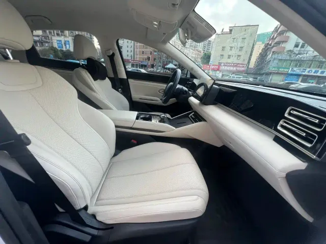BYD Qin L — Фото автомобиля 4