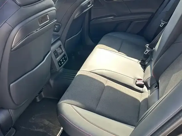 Toyota Camry — Фото автомобиля 4