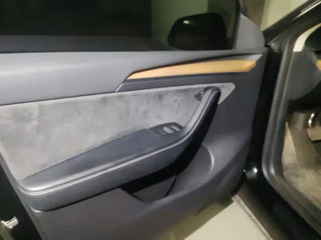 Tesla Model Y — Фото автомобиля 7