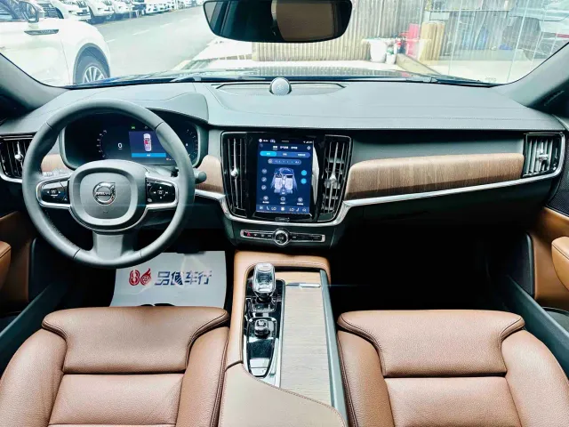 Volvo S90 — Фото автомобиля 6