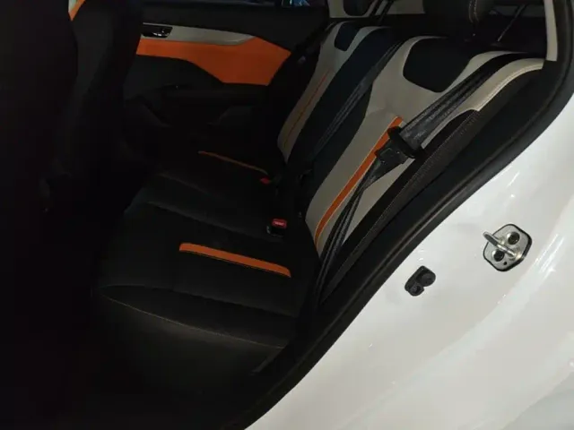 Dongfeng Yixuan — Фото автомобиля 16