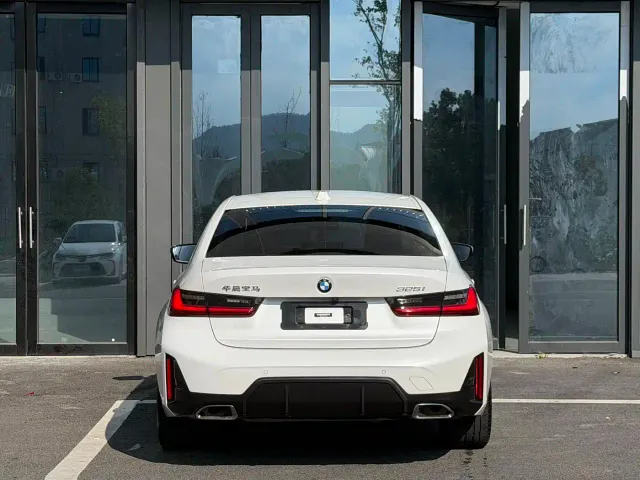 BMW 3 Series — Фото автомобиля 13