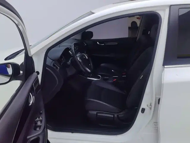 Nissan Tiida — Фото автомобиля 9