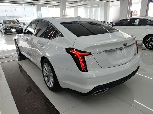 Cadillac CT5 — Фото автомобиля 4