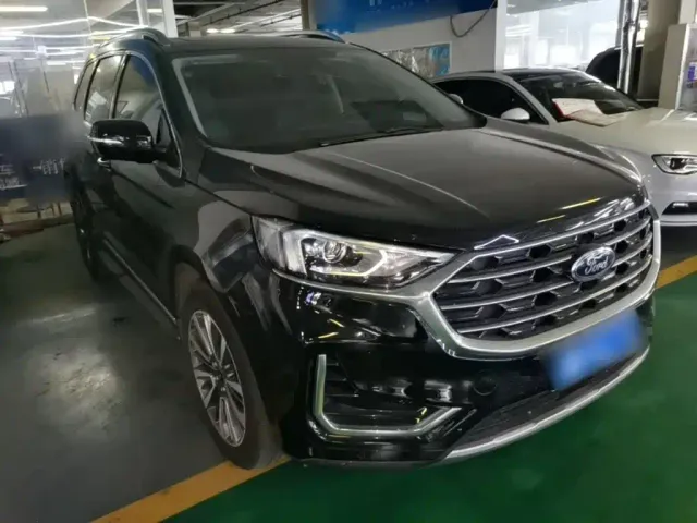 Ford Edge — Фото автомобиля 3