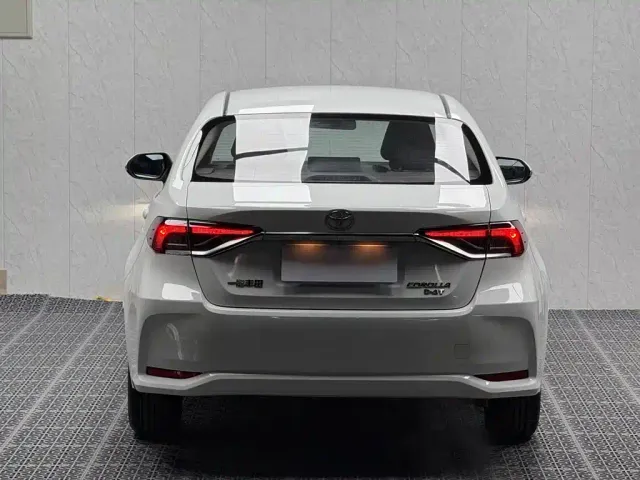 Toyota Corolla — Фото автомобиля 8