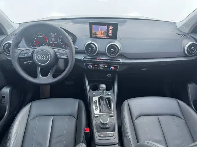 Audi Q2L — Фото автомобиля 11