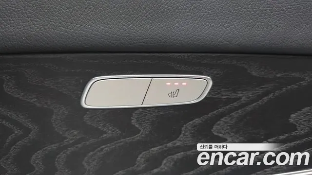 Mercedes-Benz E-Class — Фото автомобиля 26