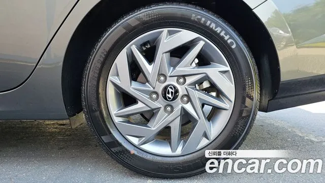 Hyundai Avante CN7 — Фото автомобиля 6