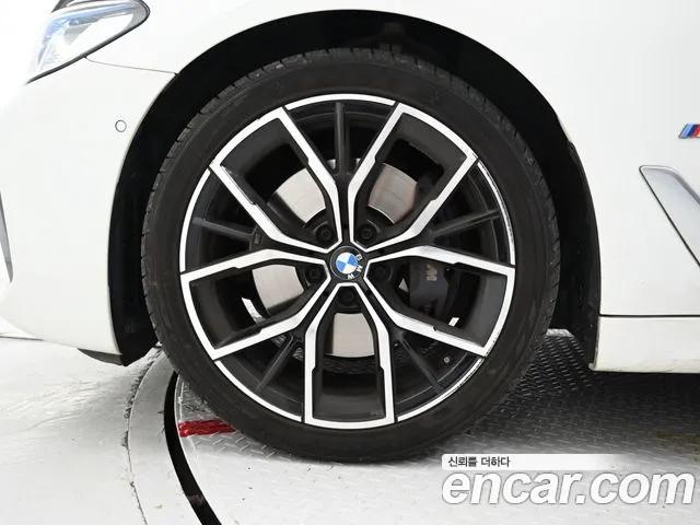 BMW 5 Series G30 — Фото автомобиля 5