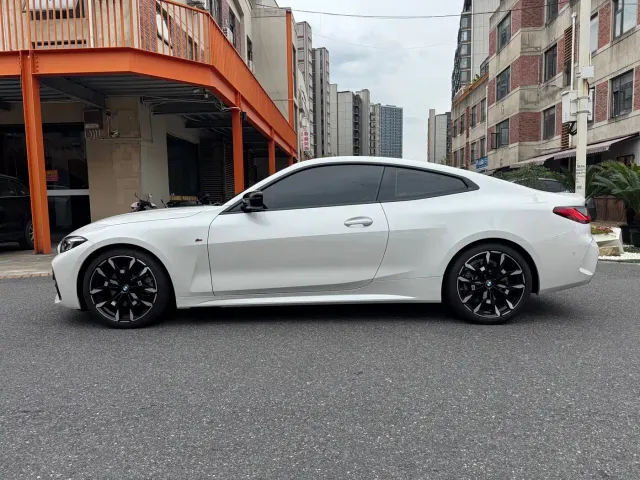 BMW BMW 4 Series 2024 430i M Sport Shadow Edition — Фото автомобиля 3