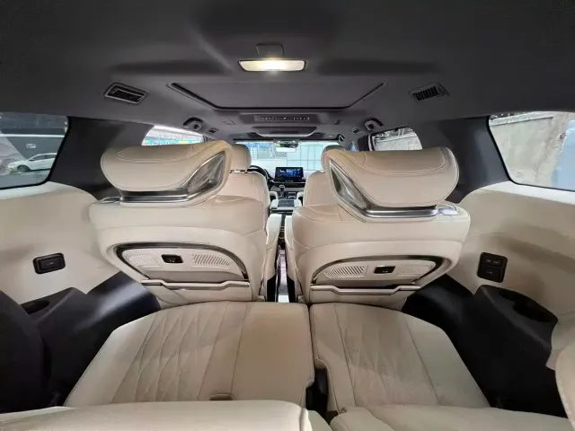 Toyota Sienna — Фото автомобиля 11