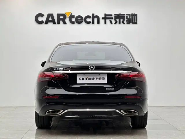 Mercedes-Benz E-Class — Фото автомобиля 4