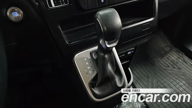 Hyundai Staria — Фото автомобиля 9